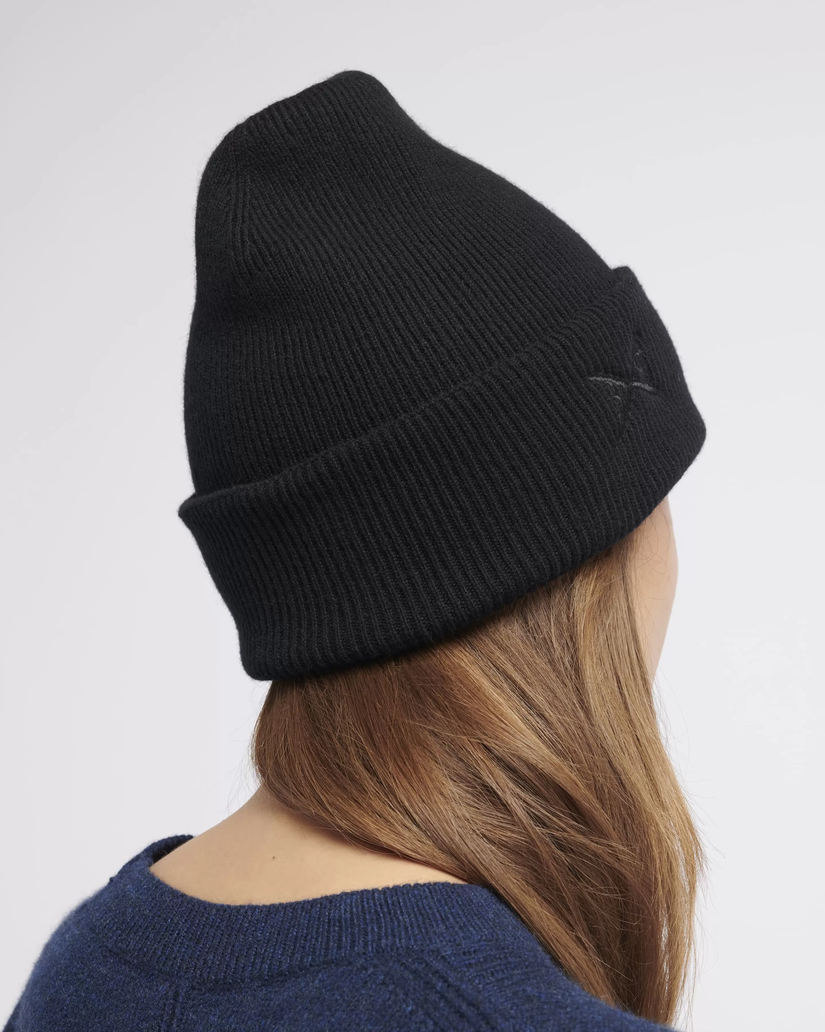 Barrie Cashmere Beanie With Embroidered Logo Store