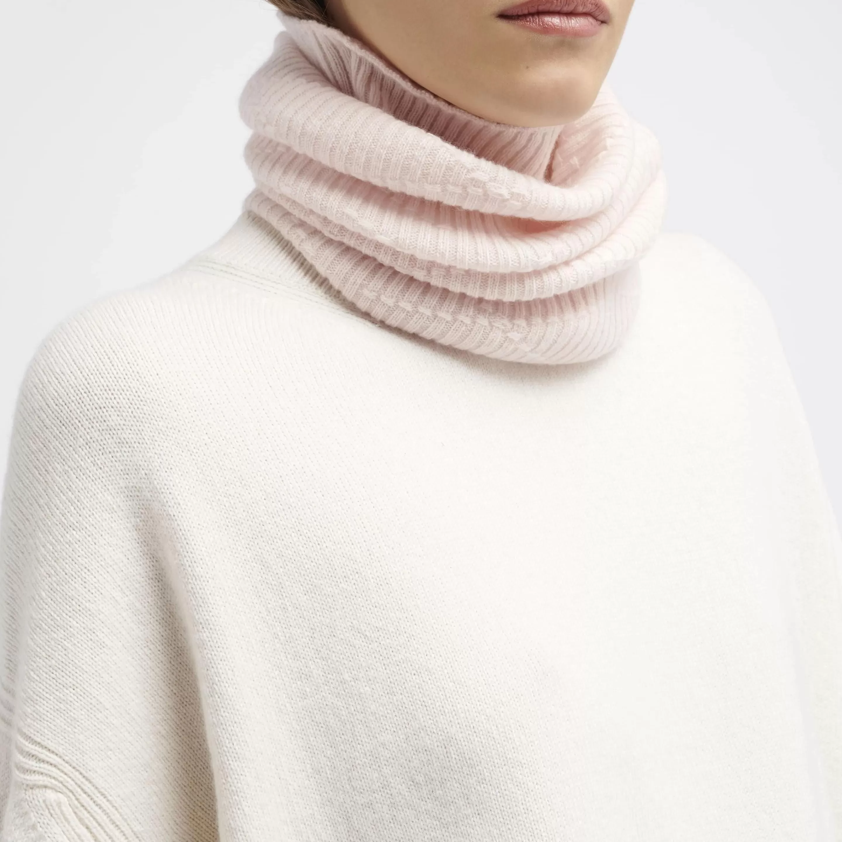 Barrie Cashmere Snood Best