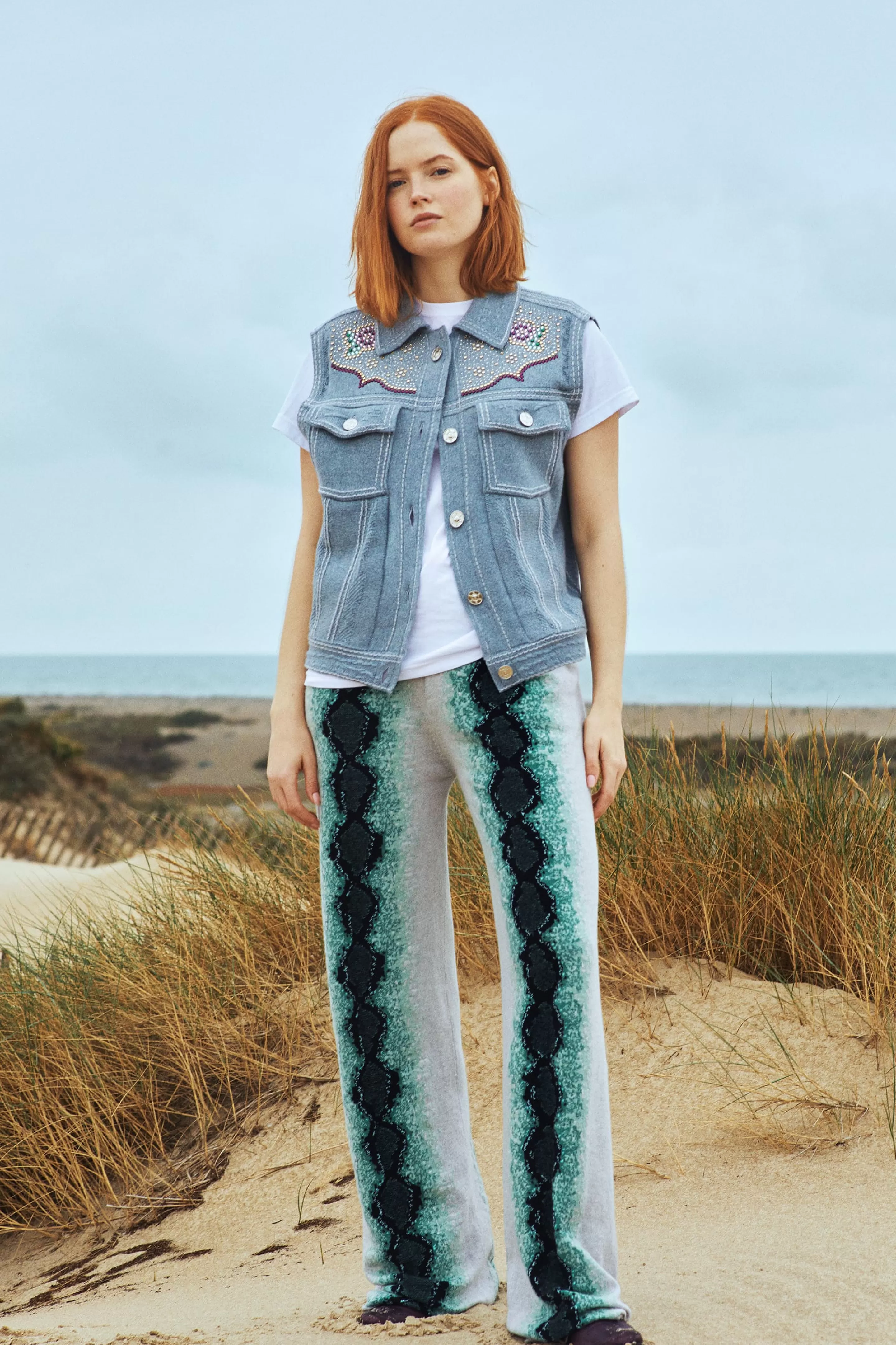 oversize_sleeveless_strassed_denim_jacket_in_cashmere_and_cotton_6.webp Barrie Oversize Sleeveless Strassed Denim Jacket In Cashmere And Cotton Discount